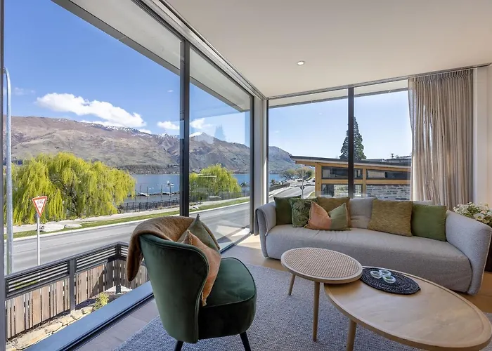 Marina Views - Luxury