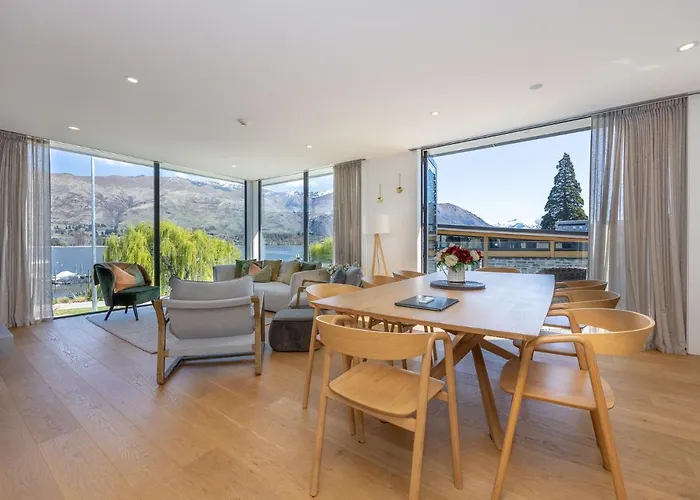 Marina Views - Luxury *