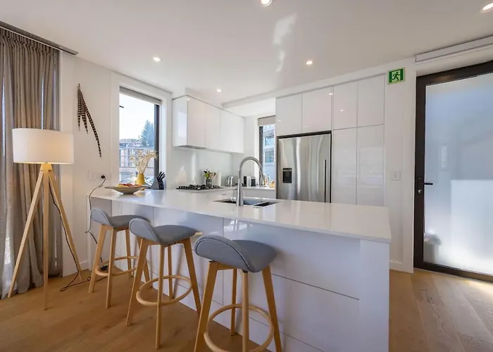Marina Views - Luxury Wanaka